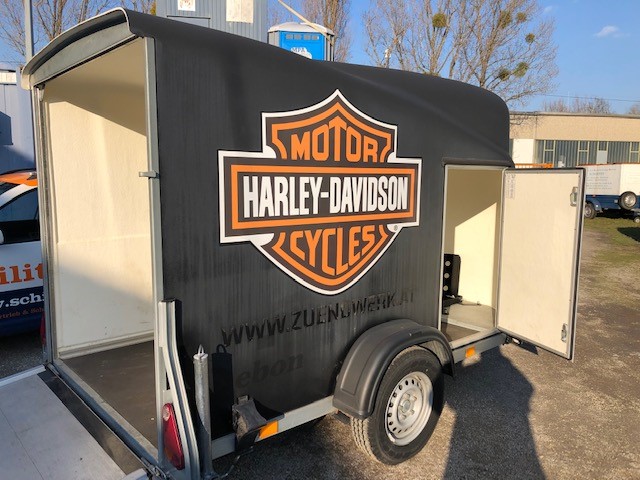 Motorradanhänger Cargo Pullman 2 – 1300 kg mit Kofferaufbau & Rampe